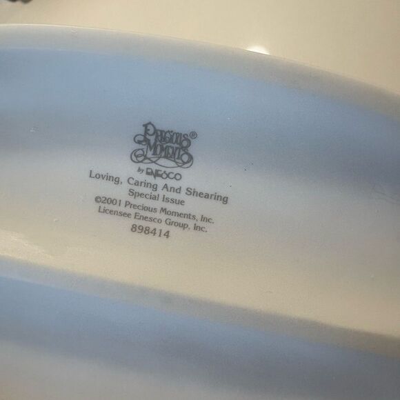 Vintage 2001 Precious Moments Loving, Caring and Shearing Poodle figurine - Picture 4 of 4